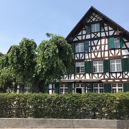 Gasthaus Zum Goldenen Kreuz Hotel Rafz Bagian luar foto